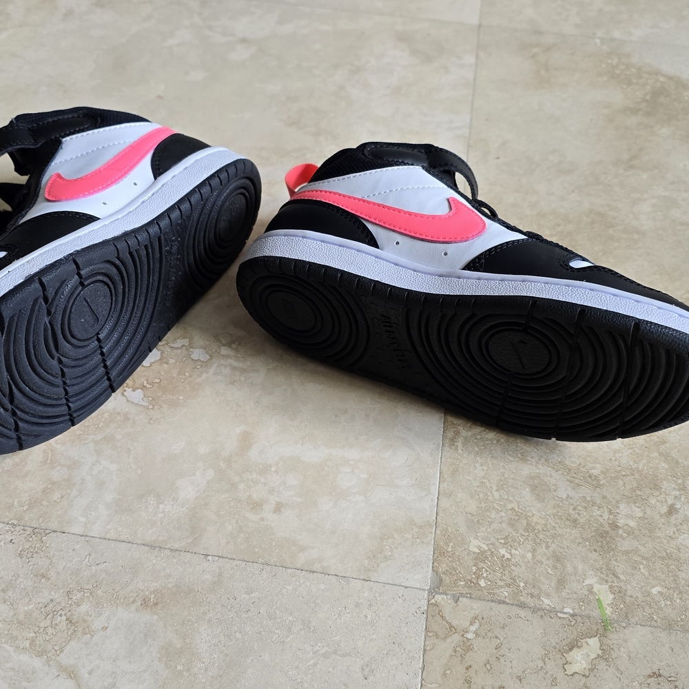 Nike Kids Court Borough Mid 2 Black And Pink - Picture 2 of 3